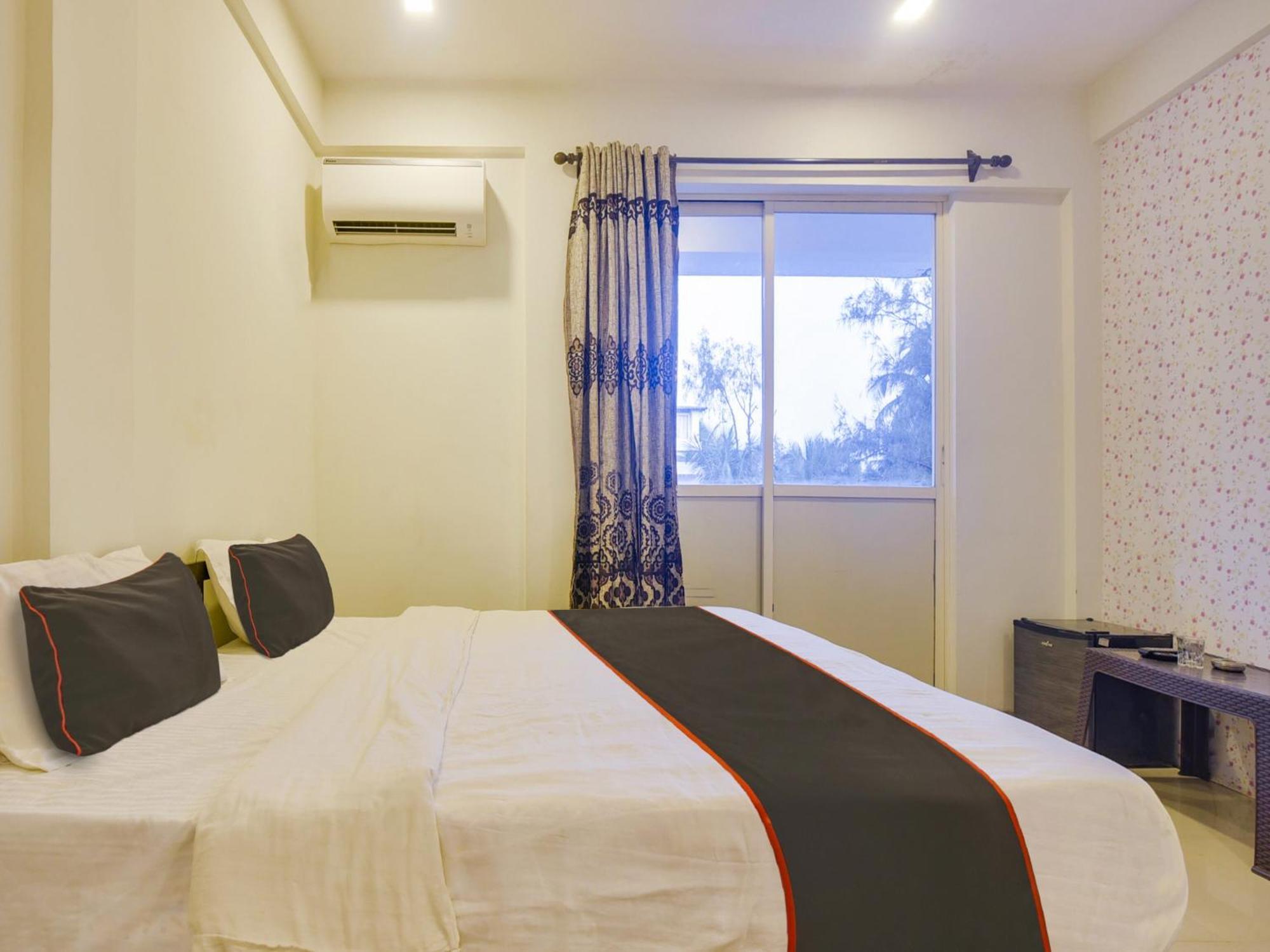 Collection O Morjim Sea Wave Hotel Buitenkant foto
