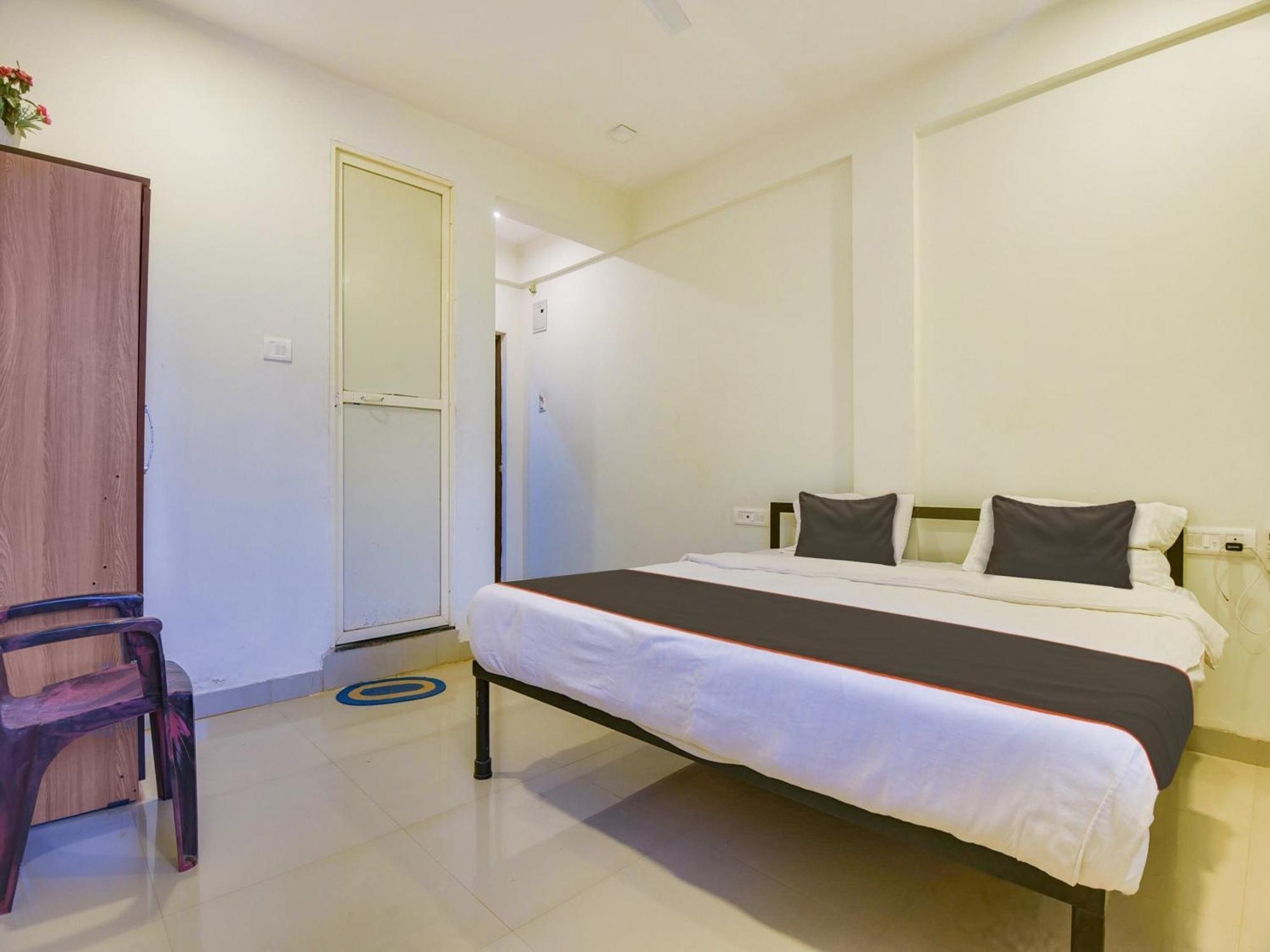 Collection O Morjim Sea Wave Hotel Buitenkant foto